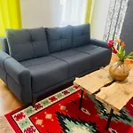 Spacious Stylish Apartment In Old Town