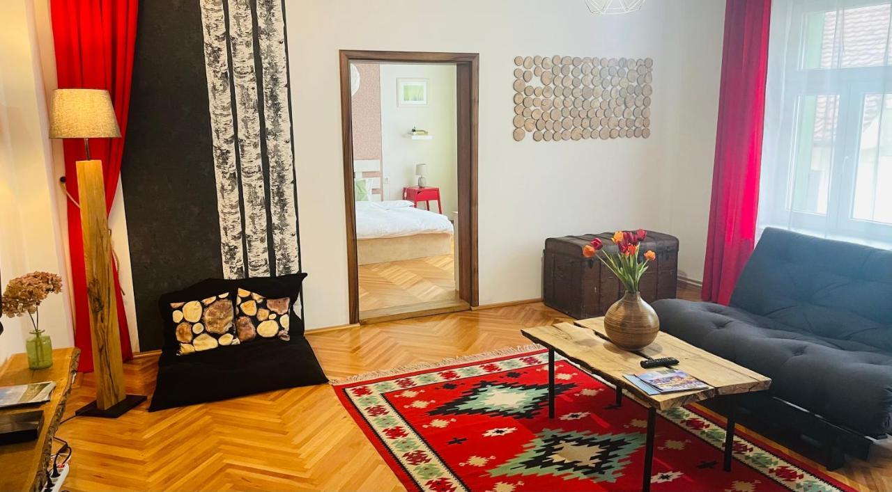 Apartament Spacious Stylish In Old Town Sibiu